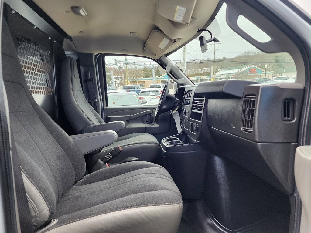 2022 GMC Savana Cargo 2500 Work Van