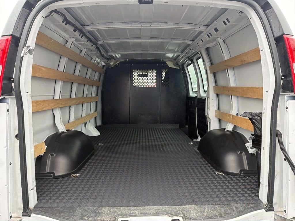 2024 GMC Savana Cargo 2500 Work Van