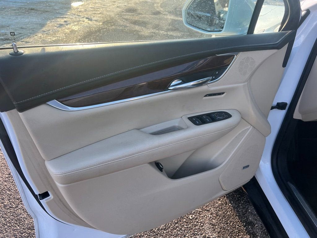 2017 Cadillac XT5 Luxury FWD