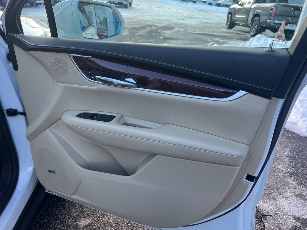 2017 Cadillac XT5 Luxury FWD