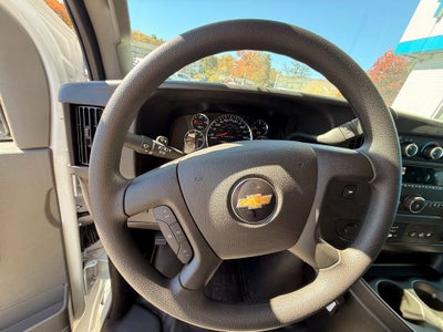 2025 Chevrolet Express Cutaway 3500 1WT