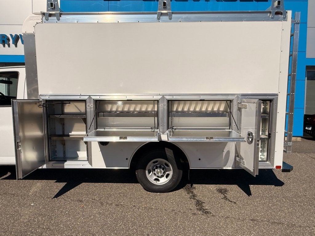 2025 Chevrolet Express Cutaway 3500 1WT