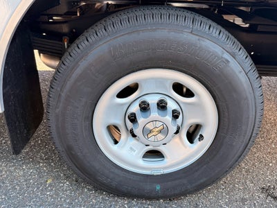 2025 Chevrolet Express Cutaway 3500 1WT