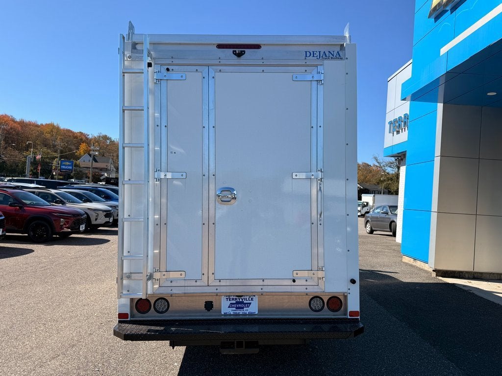 2025 Chevrolet Express Cutaway 3500 1WT