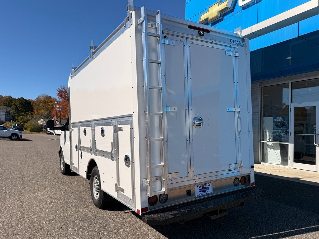 2025 Chevrolet Express Cutaway 3500 1WT