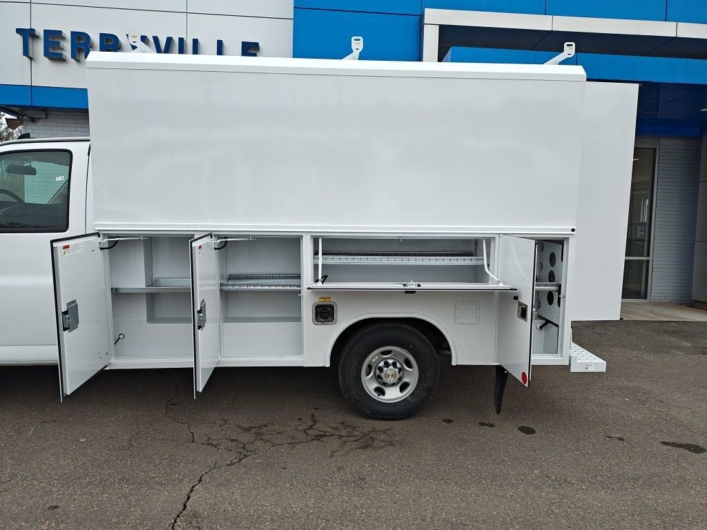 2026 Chevrolet Express Cutaway 3500 1WT