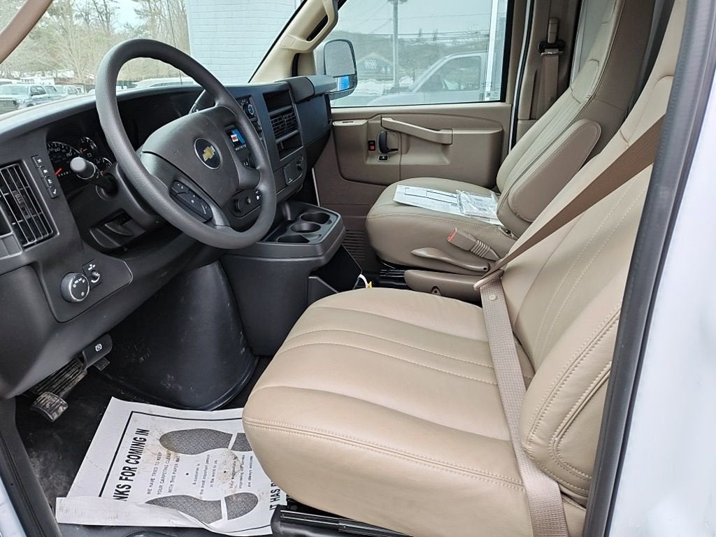 2026 Chevrolet Express Cutaway 3500 1WT