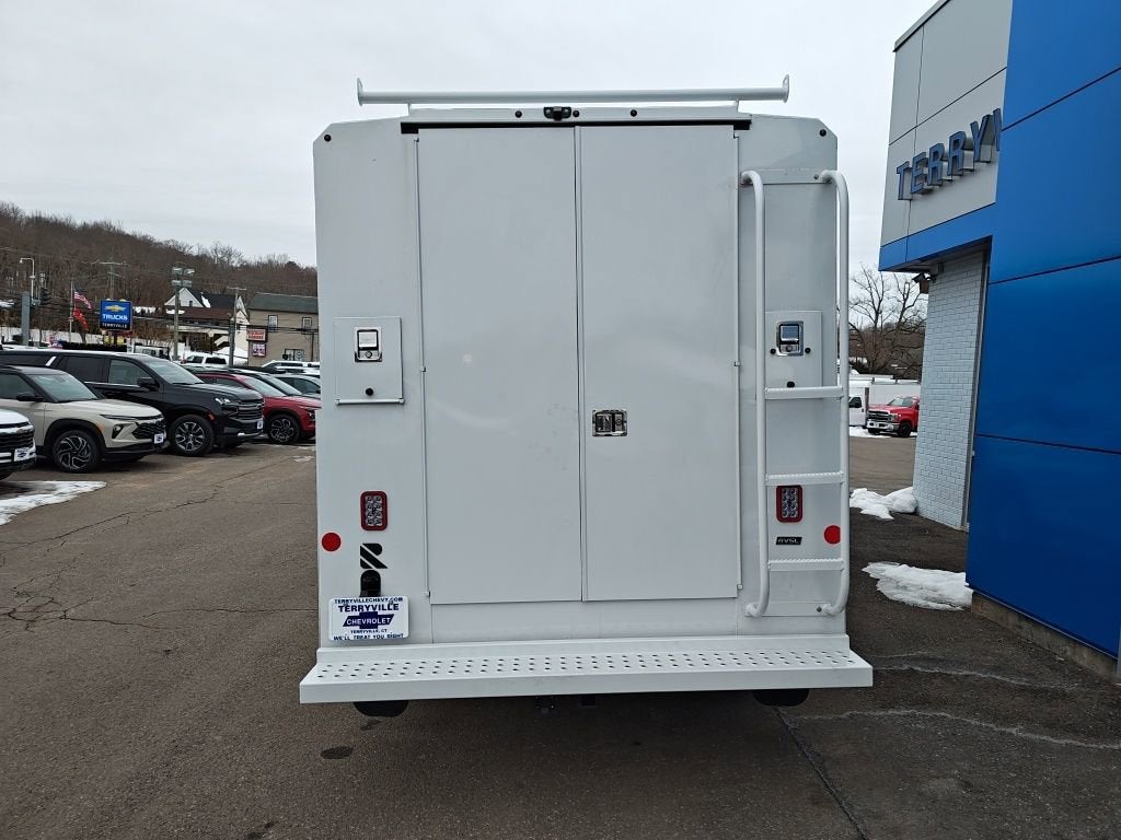 2026 Chevrolet Express Cutaway 3500 1WT