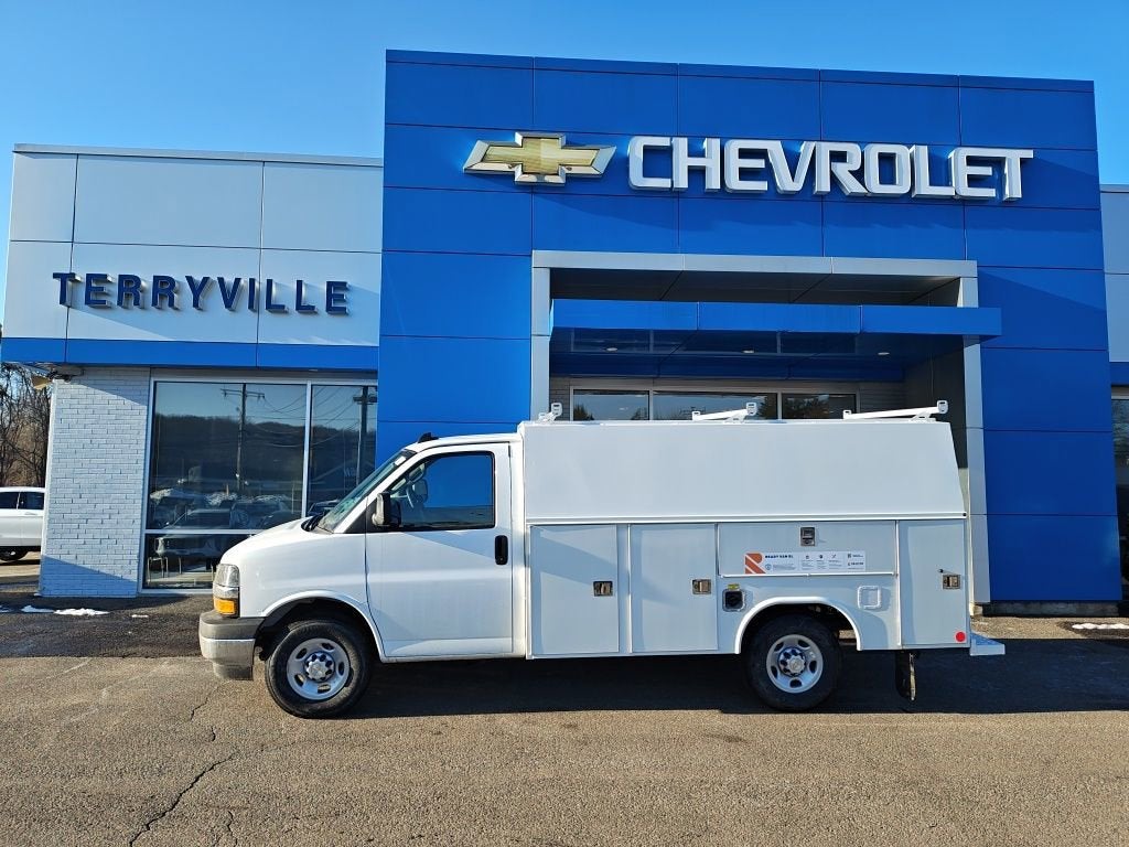 2026 Chevrolet Express Cutaway 3500 1WT