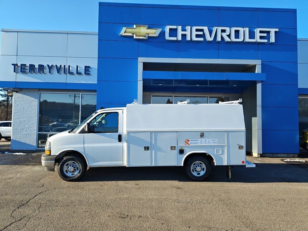 2026 Chevrolet Express Cutaway 3500 1WT