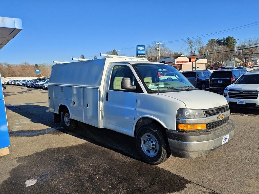2026 Chevrolet Express Cutaway 3500 1WT