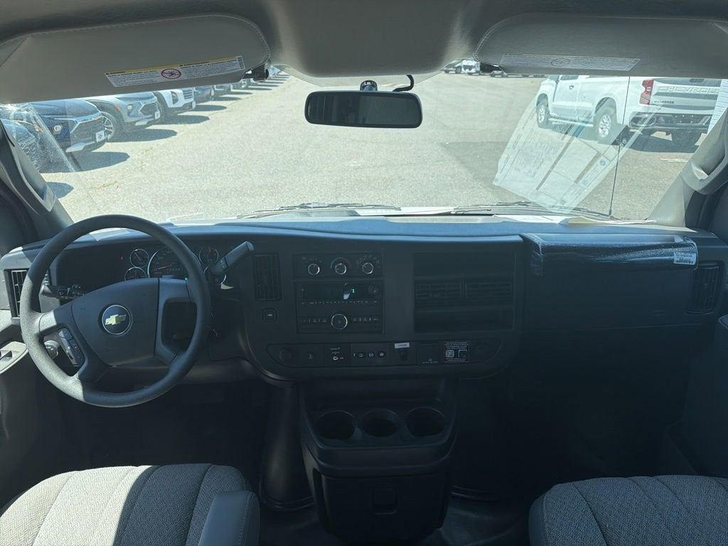 2026 Chevrolet Express Cutaway 3500 1WT
