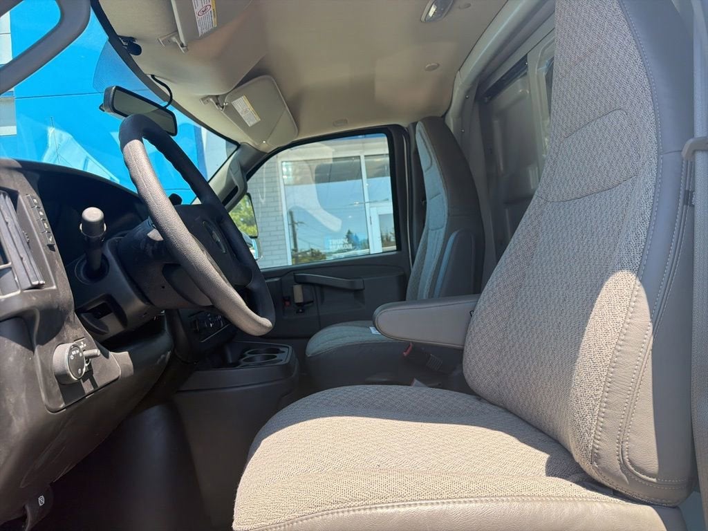 2026 Chevrolet Express Cutaway 3500 1WT