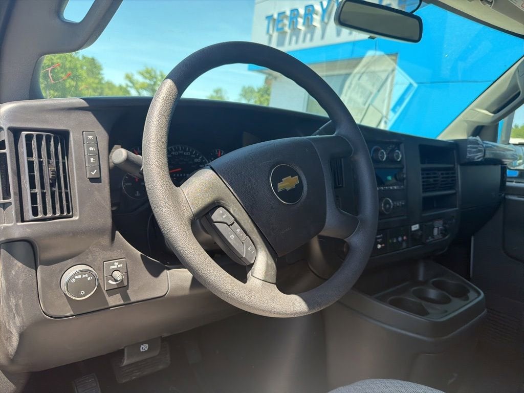 2026 Chevrolet Express Cutaway 3500 1WT