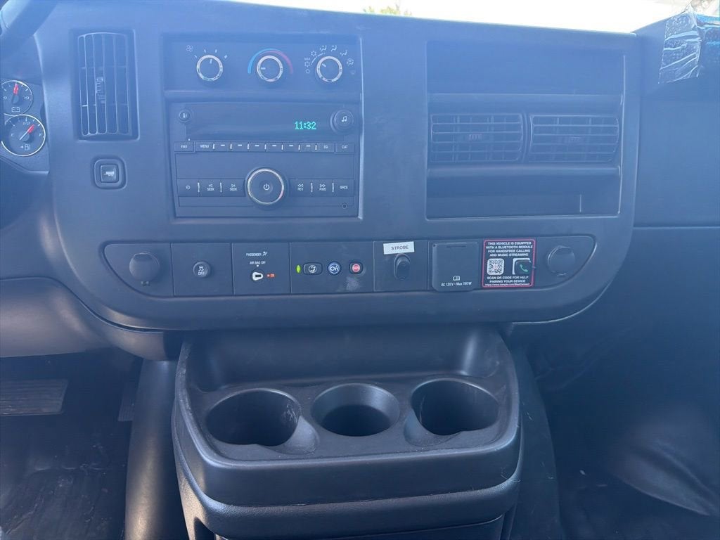 2026 Chevrolet Express Cutaway 3500 1WT