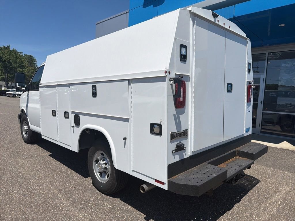 2026 Chevrolet Express Cutaway 3500 1WT