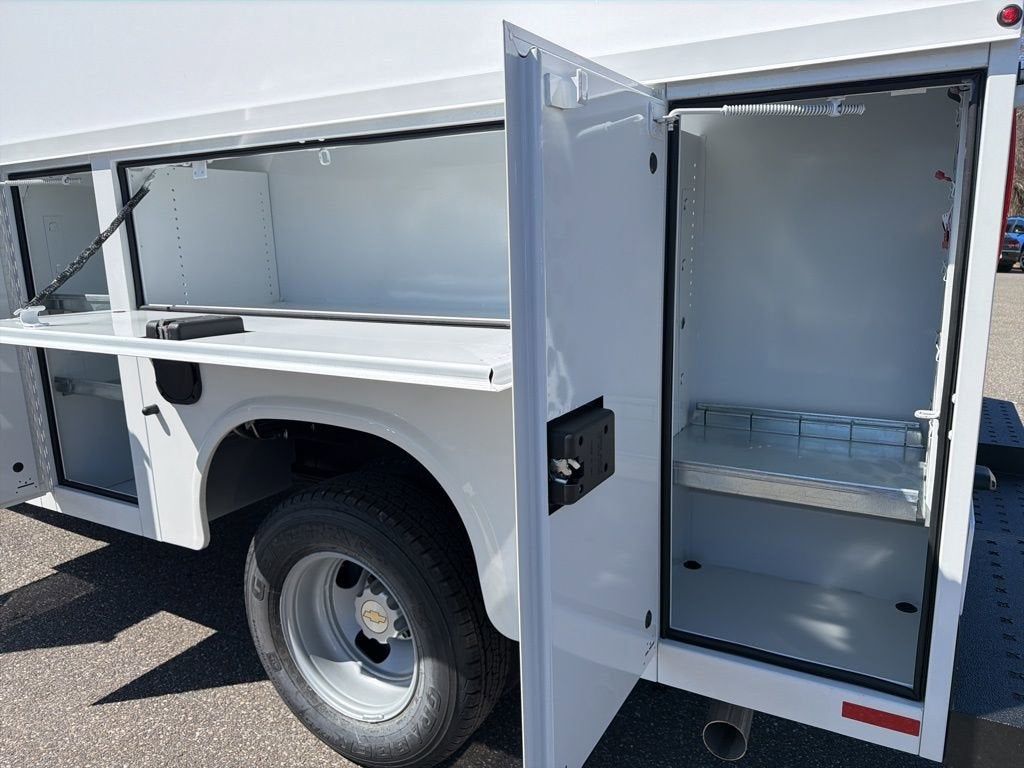 2026 Chevrolet Express Cutaway 3500 1WT