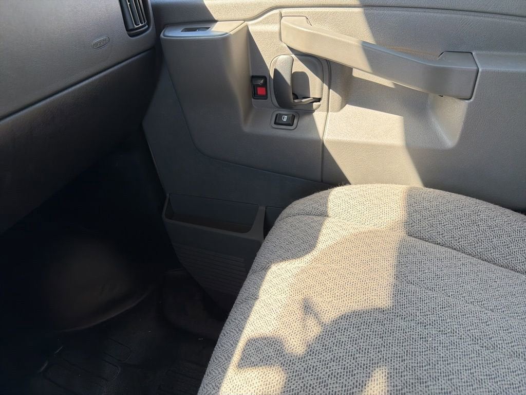 2026 Chevrolet Express Cutaway 3500 1WT