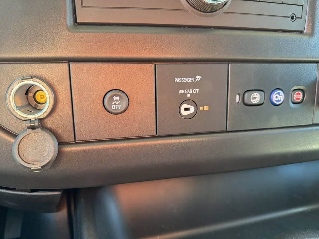 2026 Chevrolet Express Cutaway 3500 1WT