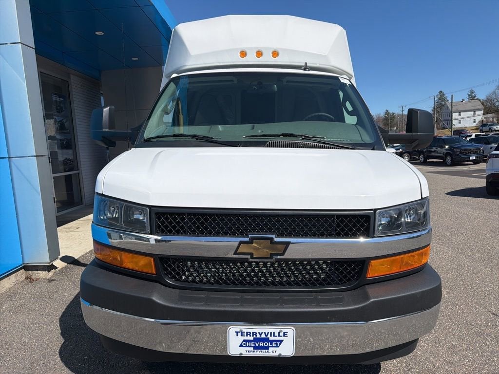 2026 Chevrolet Express Cutaway 3500 1WT