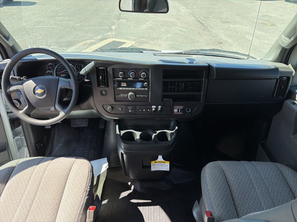 2026 Chevrolet Express Cutaway 3500 1WT