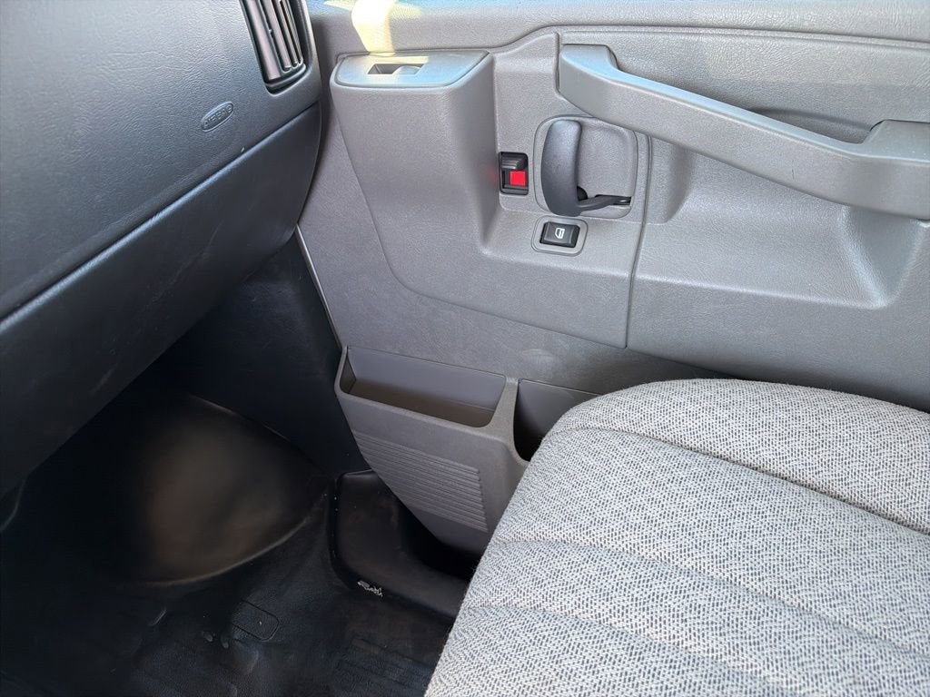 2026 Chevrolet Express Cutaway 3500 1WT