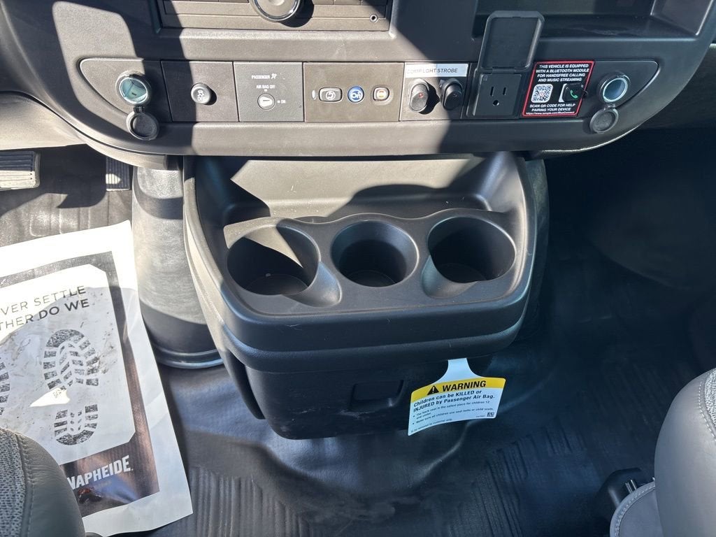 2026 Chevrolet Express Cutaway 3500 1WT