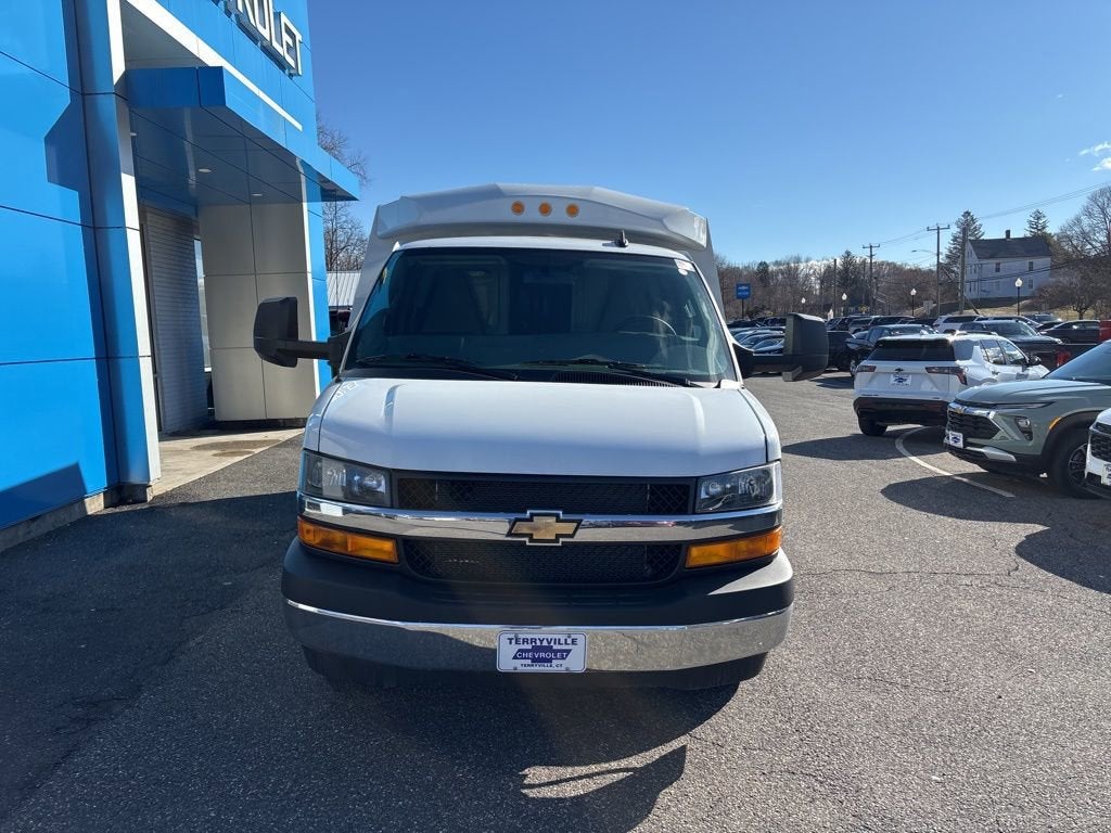 2026 Chevrolet Express Cutaway 3500 1WT