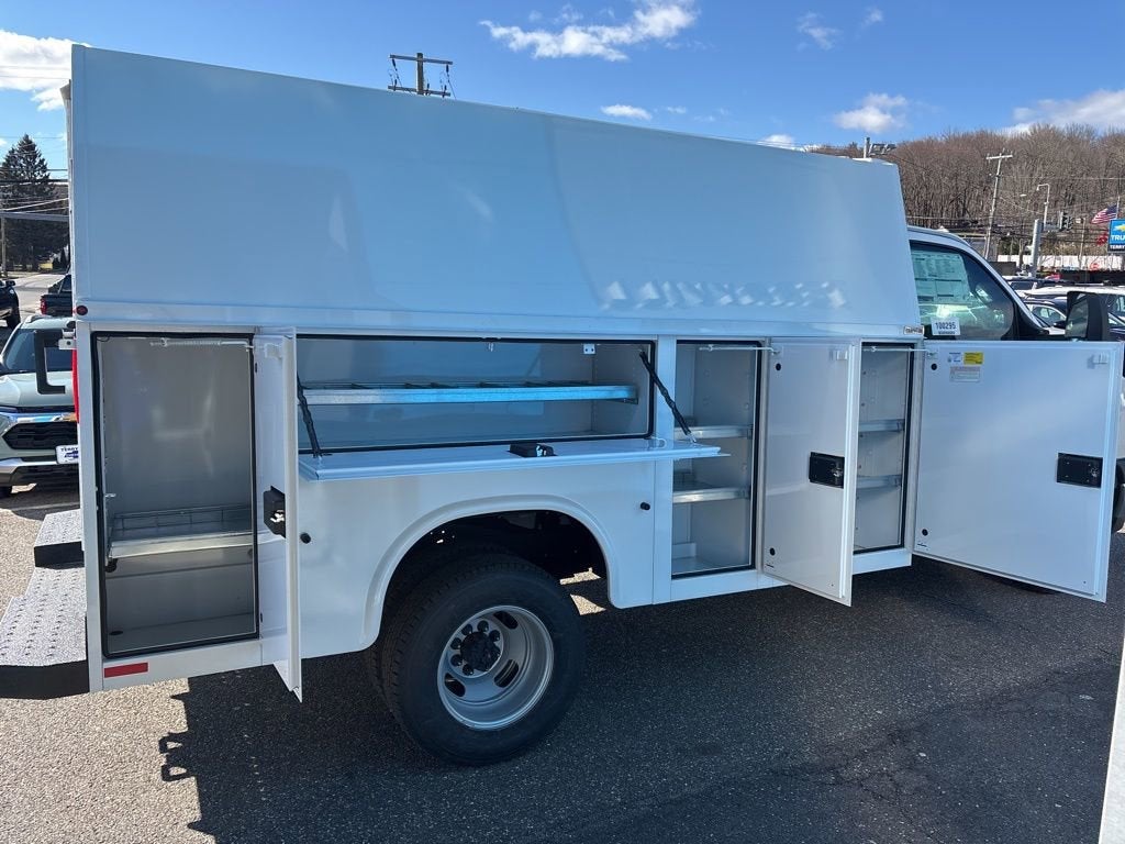 2026 Chevrolet Express Cutaway 3500 1WT