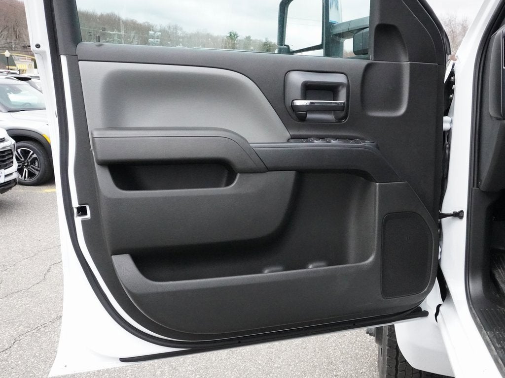 2024 Chevrolet Silverado 5500 HD Work Truck