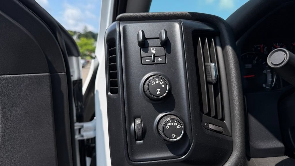2026 Chevrolet Silverado 5500 HD Work Truck
