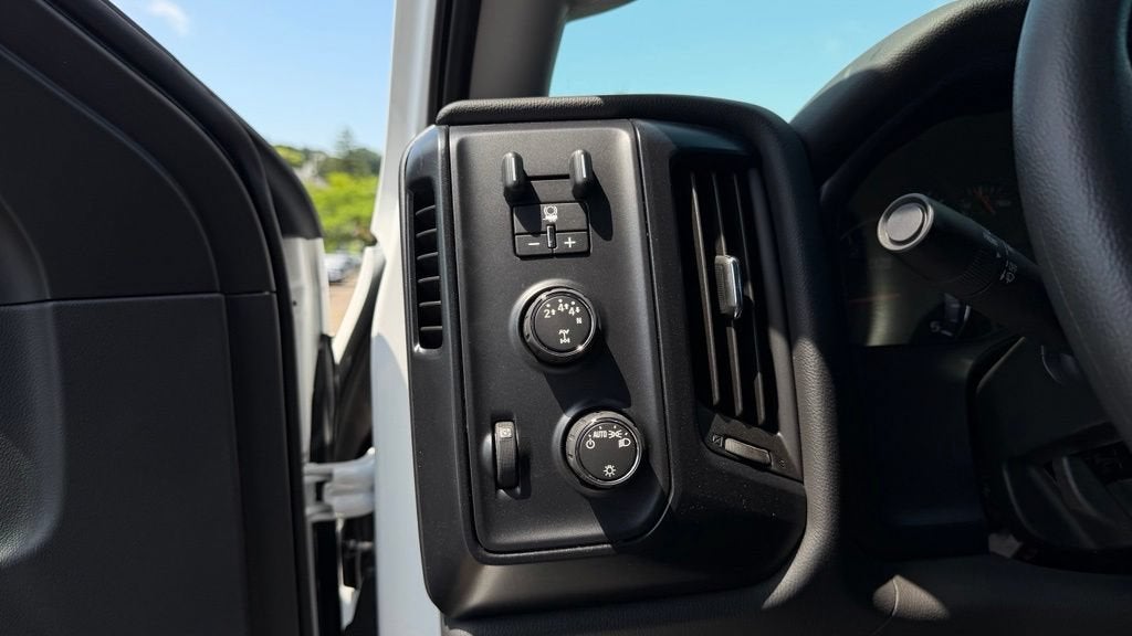 2026 Chevrolet Silverado 6500 HD Work Truck