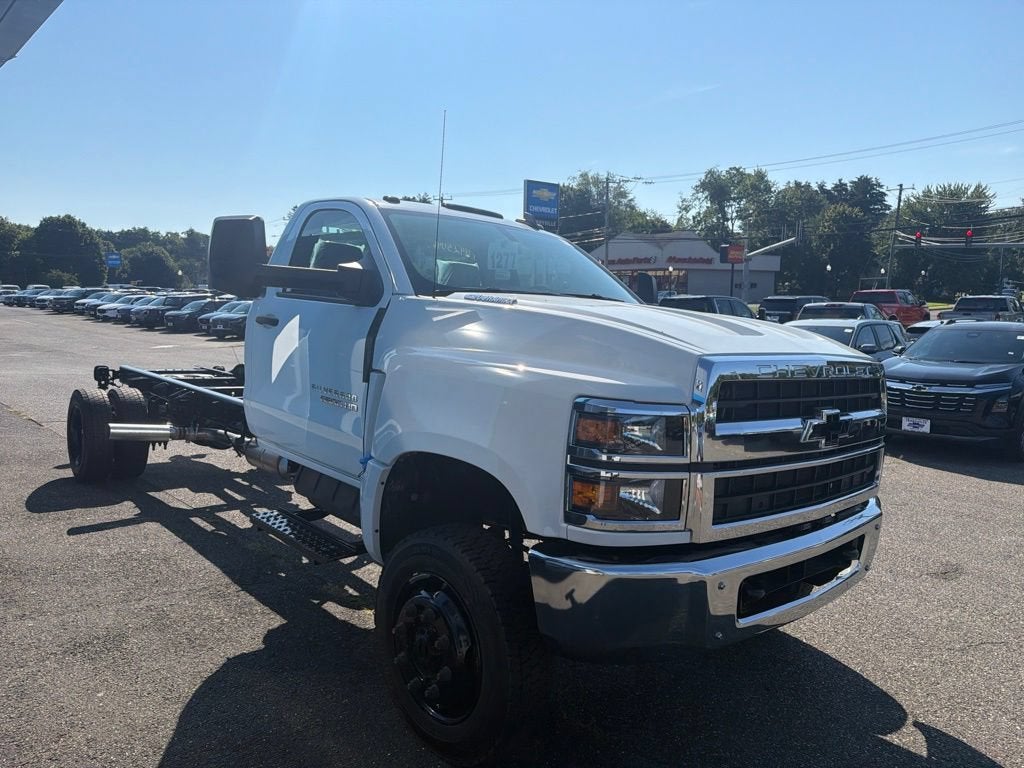 2026 Chevrolet Silverado 6500 HD Work Truck