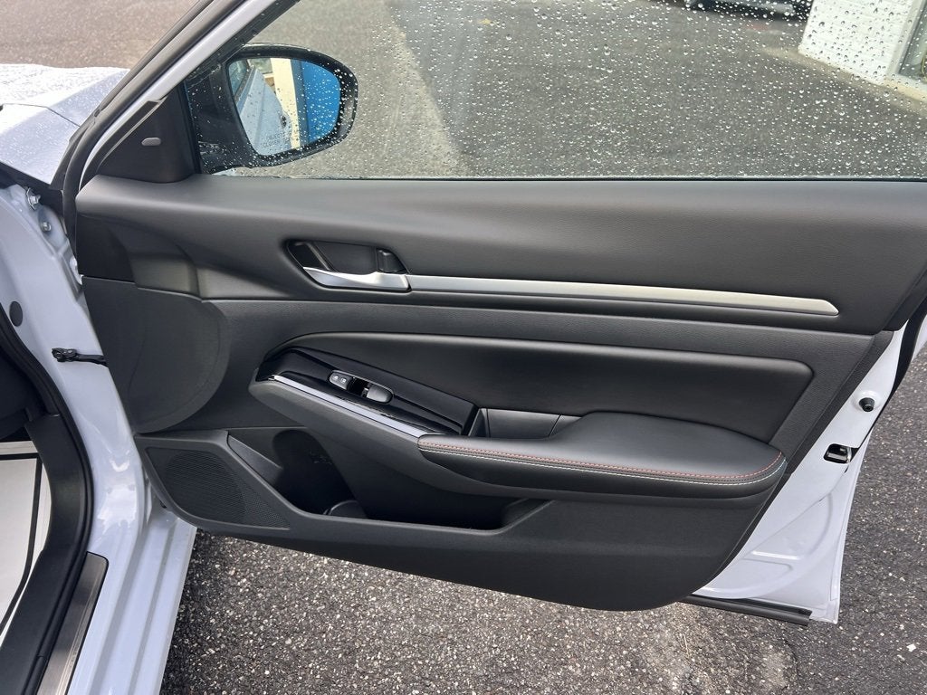 2024 Nissan Altima 2.0 SR