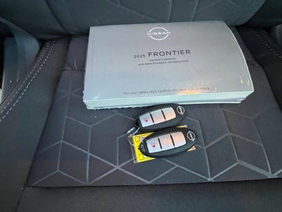 2025 Nissan Frontier SV