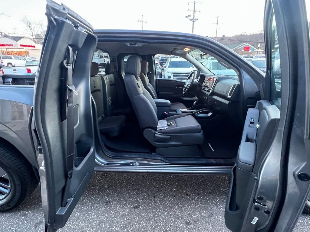 2025 Nissan Frontier SV