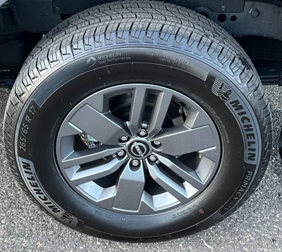 2025 Nissan Frontier SV