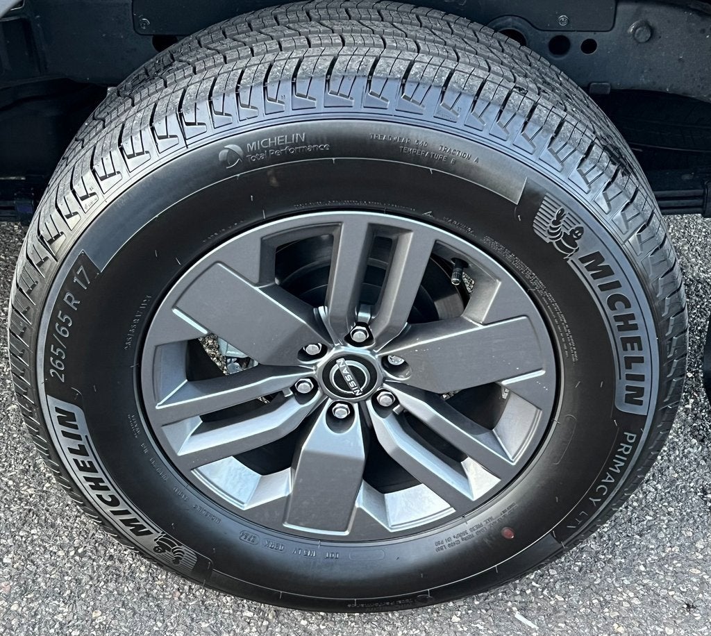 2025 Nissan Frontier SV