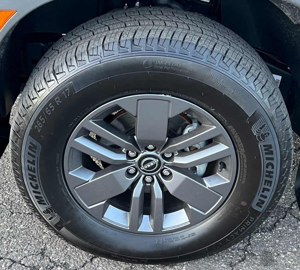 2025 Nissan Frontier SV