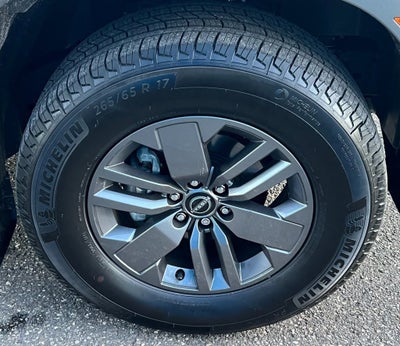 2025 Nissan Frontier SV