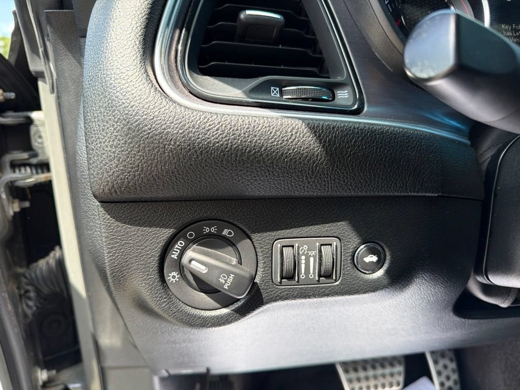 2018 Dodge Challenger R/T Shaker