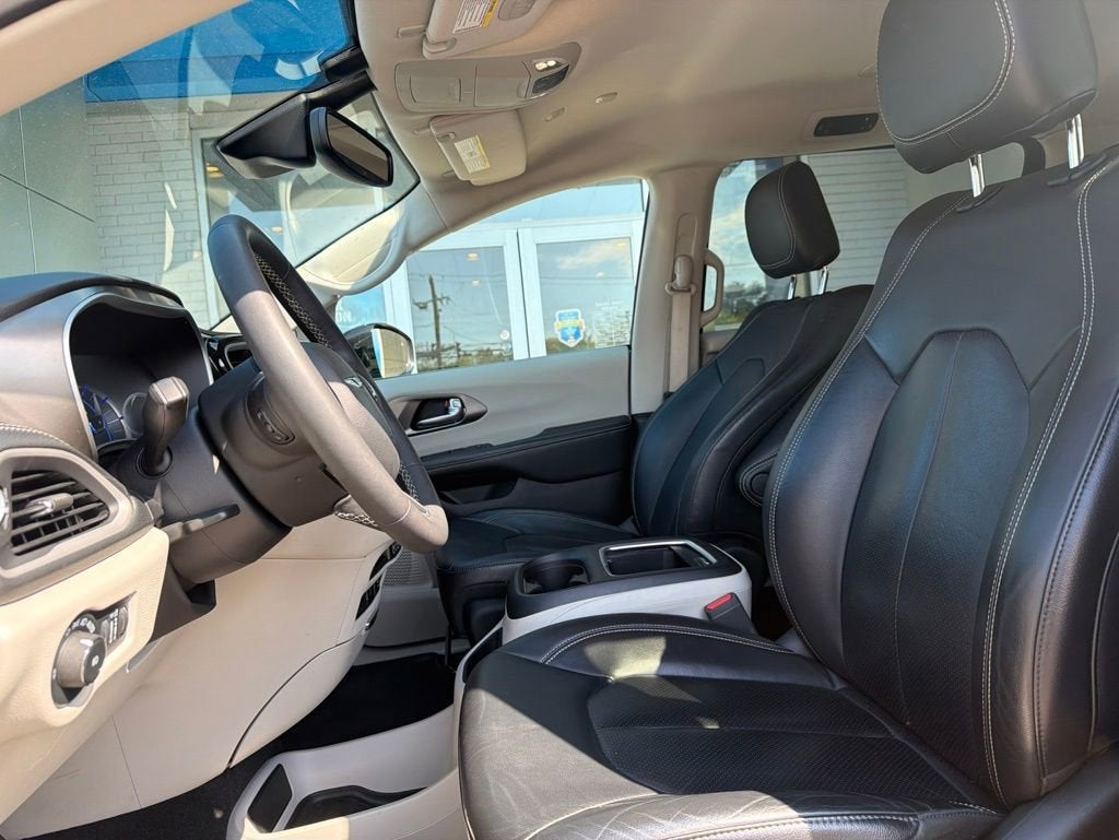 2022 Chrysler Pacifica Hybrid Touring L