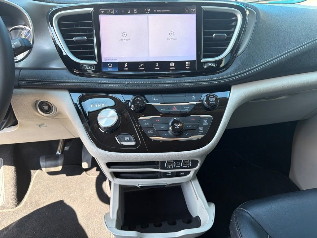 2022 Chrysler Pacifica Hybrid Touring L