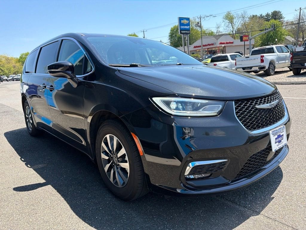 2022 Chrysler Pacifica Hybrid Touring L