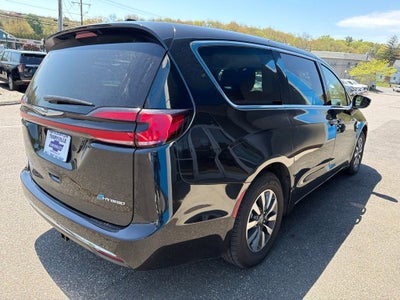 2022 Chrysler Pacifica Hybrid Touring L