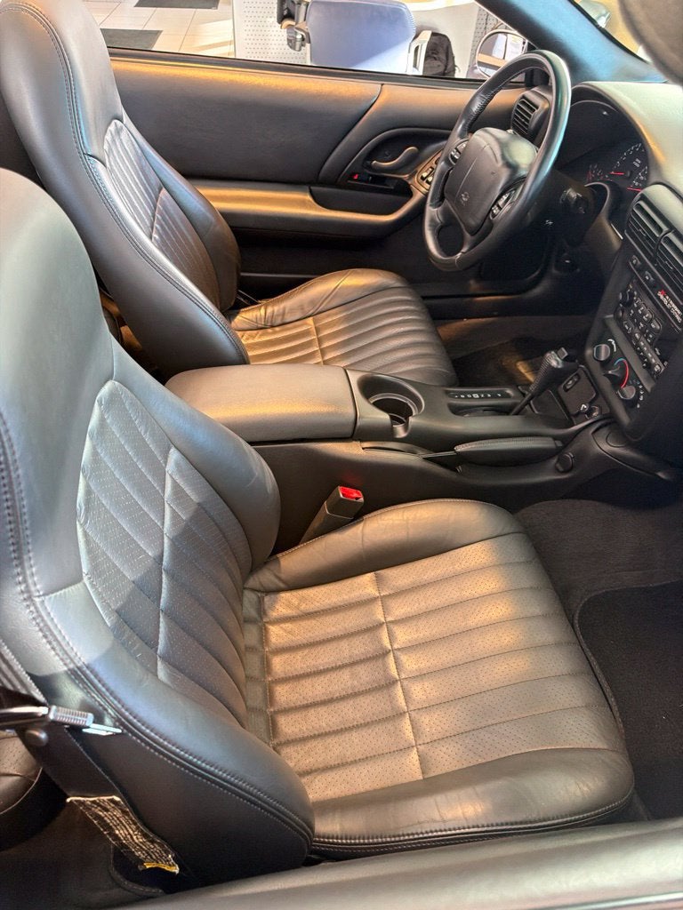 2002 Chevrolet Camaro 2dr Convertible