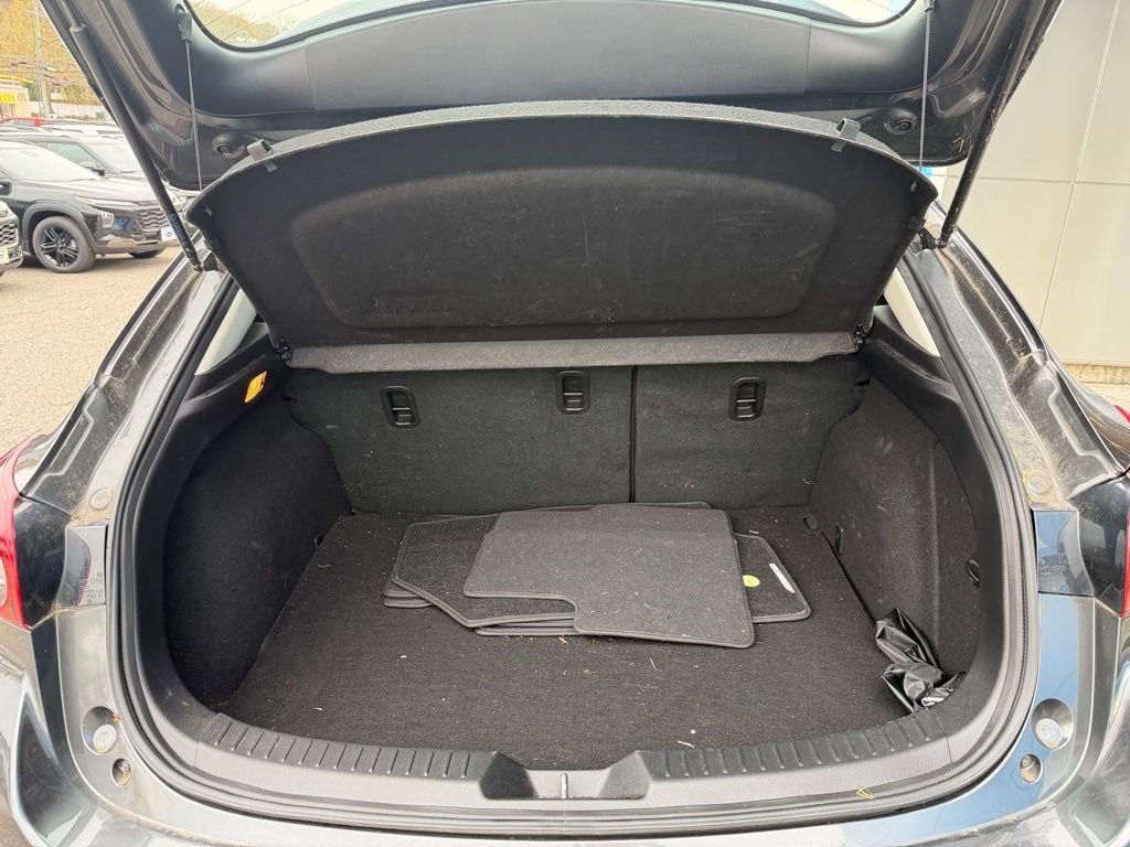 2018 Mazda Mazda3 5-Door Touring