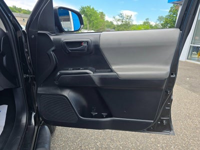 2022 Toyota Tacoma 4WD SR