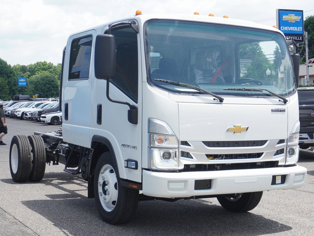 2025 Chevrolet Low Cab Forward 4500 Base