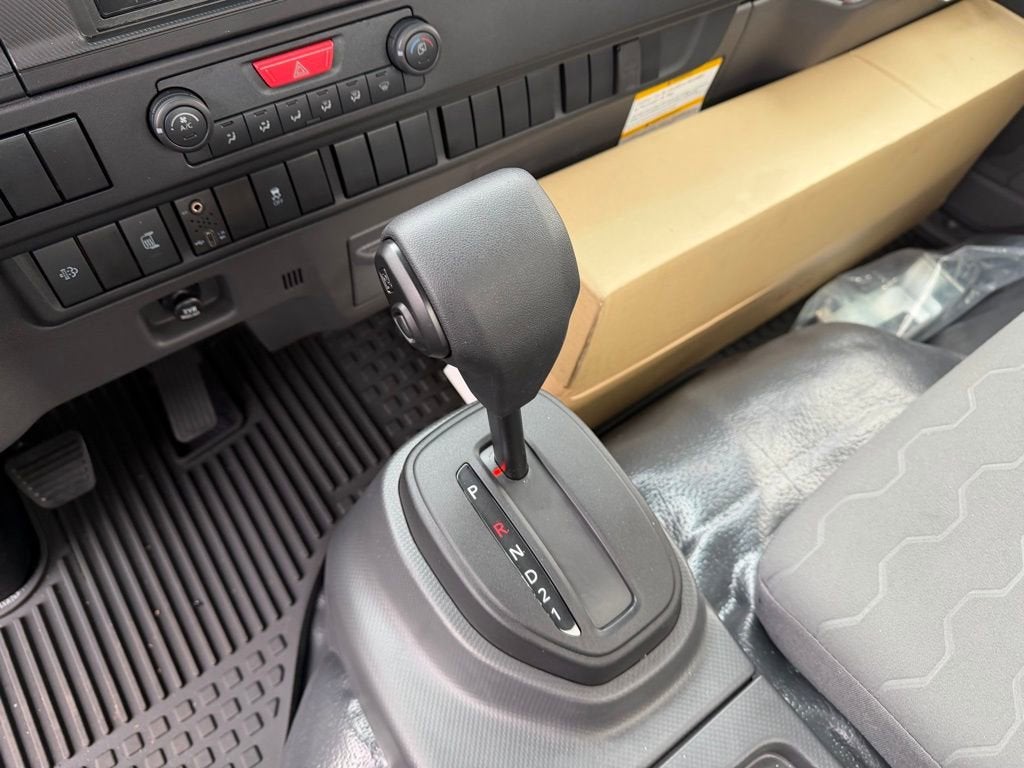 2025 Chevrolet Low Cab Forward 4500 HG Base